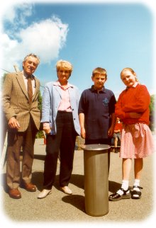 Eric and the Head , students and the time capsule
